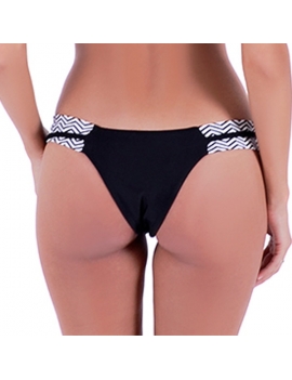 Parte trasera de calzon de bikini estilo tanga brasilera negro